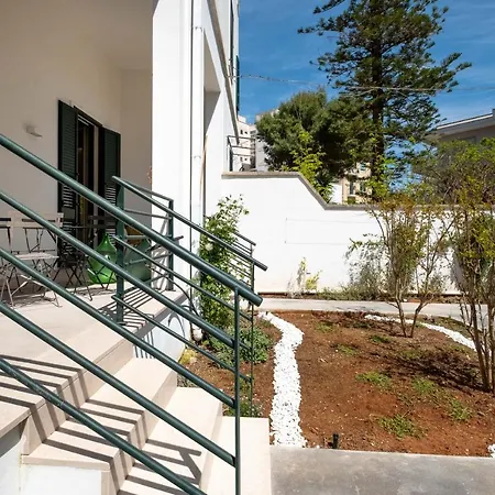 Pigro Bed - Boutique Selection Daire Lecce